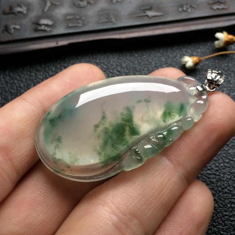 （超值推荐）冰种飘花福瓜挂件（金扣）