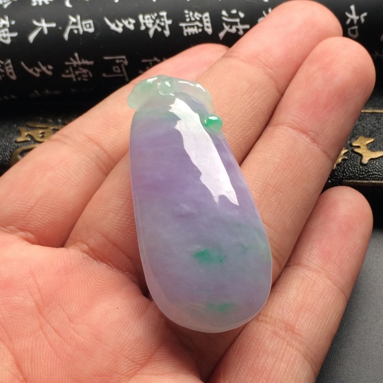 （超值推荐）糯冰种春带彩福瓜挂件