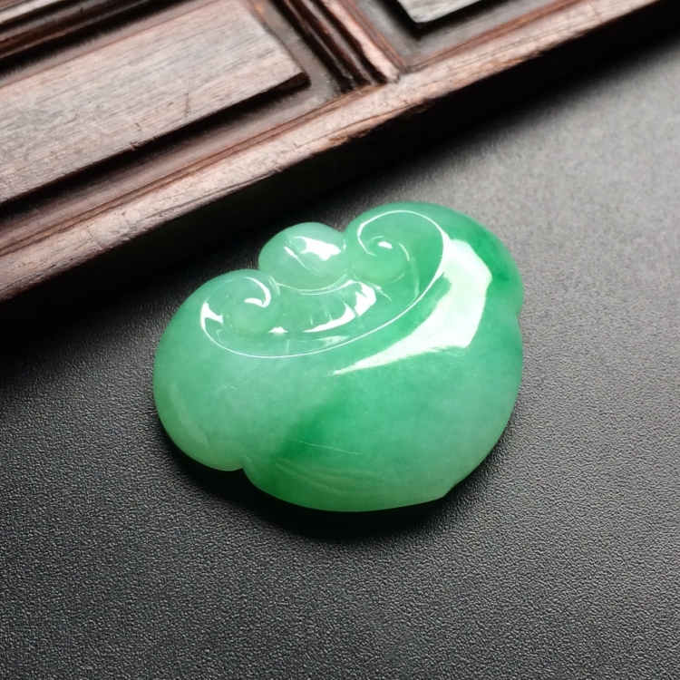 （超值推荐）糯冰种飘翠如意挂件