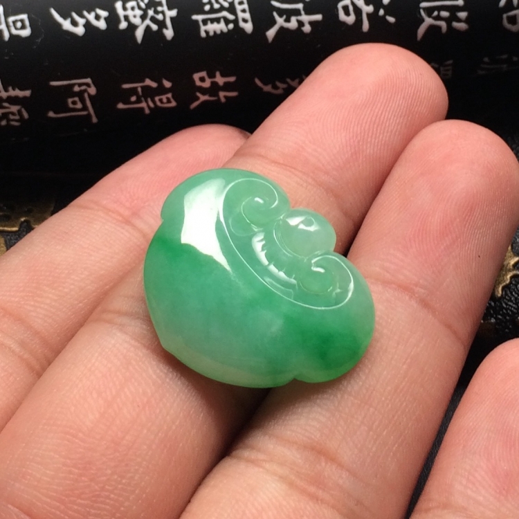 （超值推荐）糯冰种飘翠如意挂件