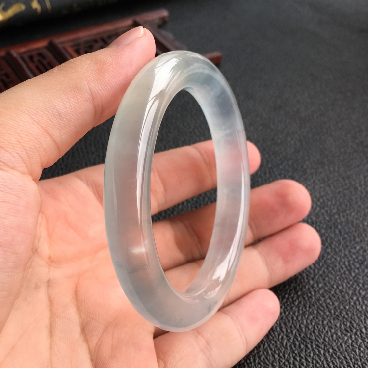 (超值推荐)冰玻种略飘花圆条手镯(54.6mm)