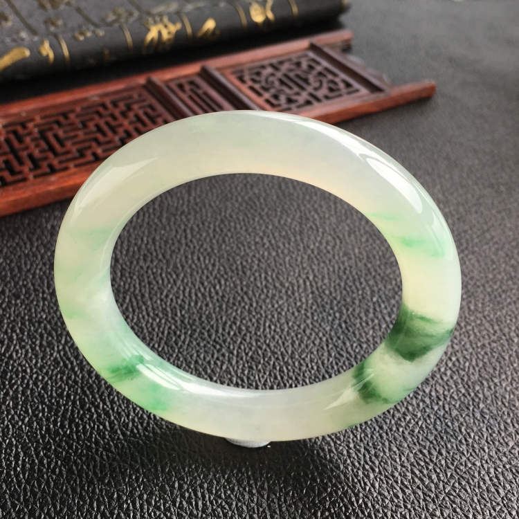 (超值推荐)冰种飘翠圆条手镯(56.2mm)