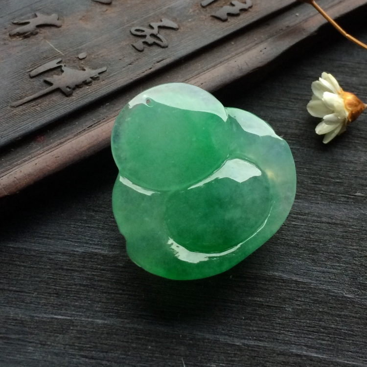 （超值推荐）冰种飘阳绿玉佛挂件