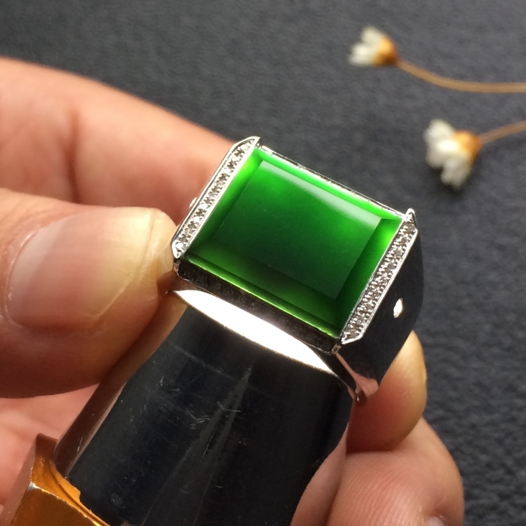 （超值推荐）镶白金钻石冰玻种墨翠方形戒指（男戒）