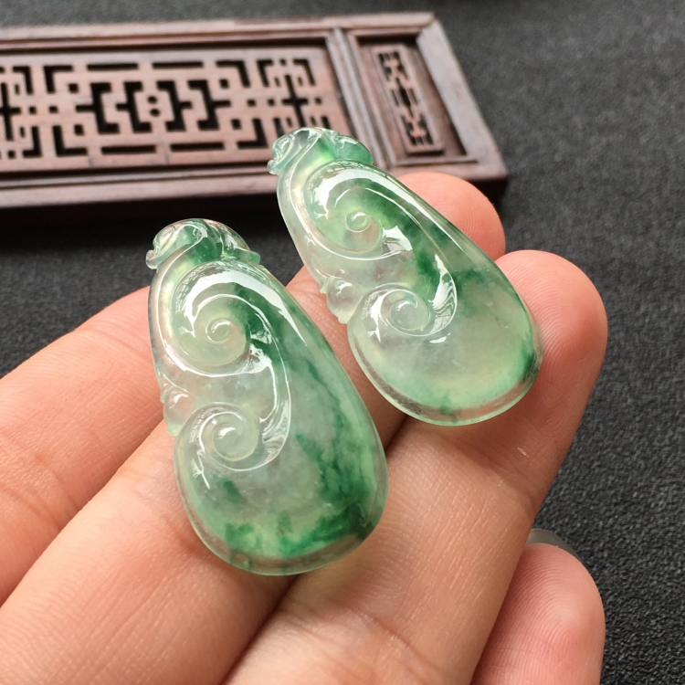 (超值推荐)冰种飘花如意挂件一对