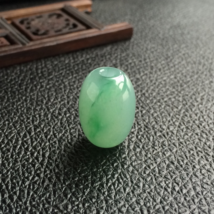 (超值推荐)糯冰种飘绿花路路通挂件