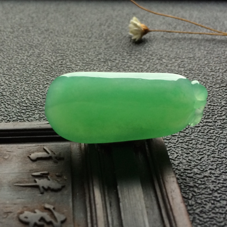 （超值推荐）糯冰种绿晴水福瓜挂件
