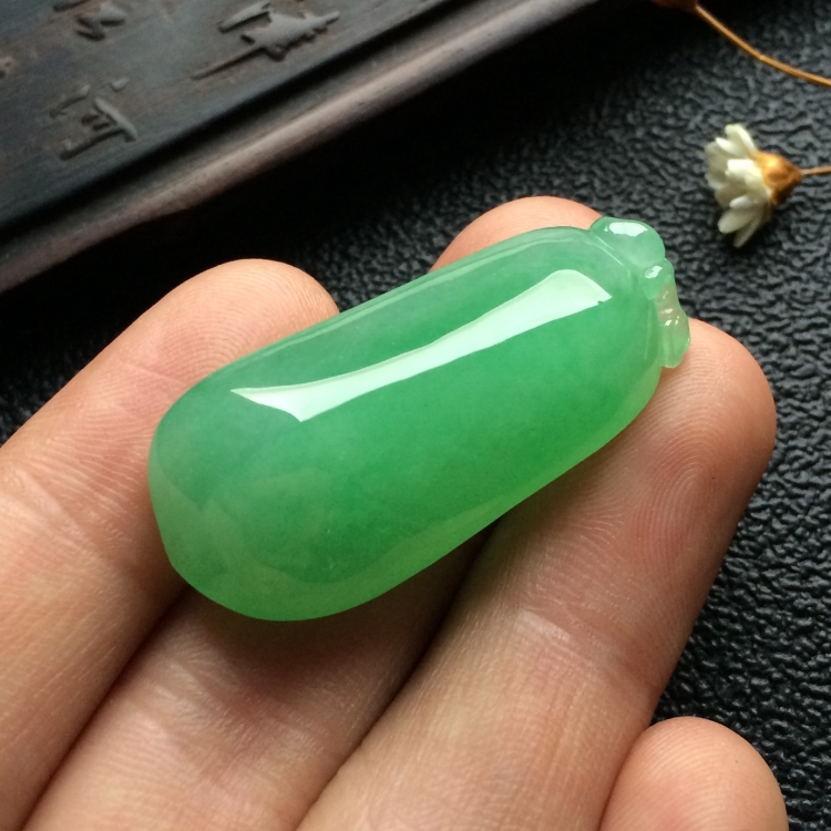 （超值推荐）糯冰种绿晴水福瓜挂件