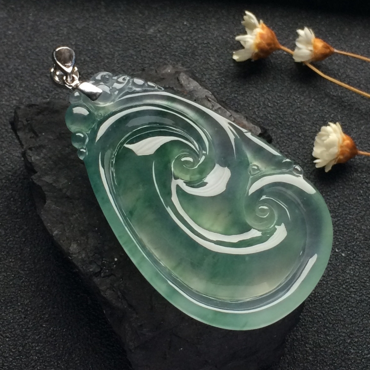 （超值推荐）冰种飘花如意挂件（金扣）
