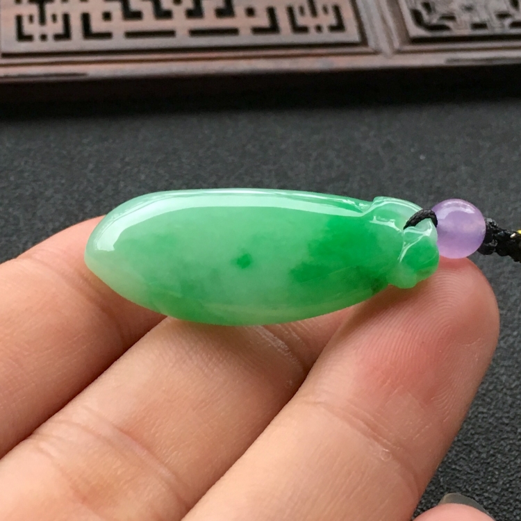 (超值推荐)糯冰种飘翠福瓜挂件