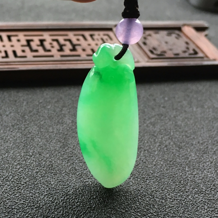 (超值推荐)糯冰种飘翠福瓜挂件