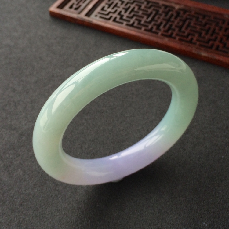 (超值推荐)糯冰种晴水紫罗兰圆条手镯(55.1mm)