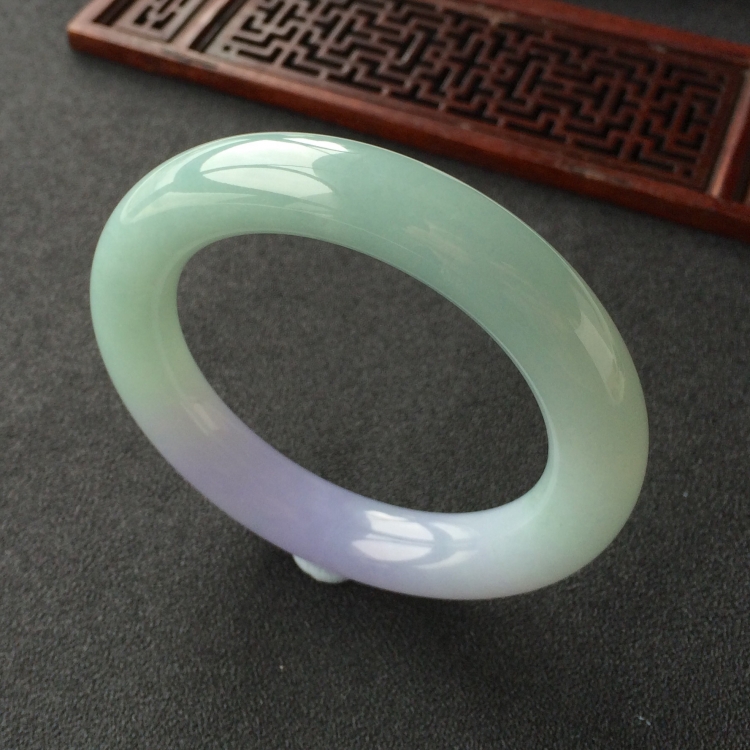(超值推荐)糯冰种晴水紫罗兰圆条手镯(55.1mm)
