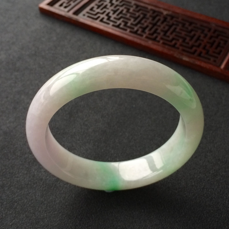 (超值推荐)糯冰种春带彩手镯(57mm)