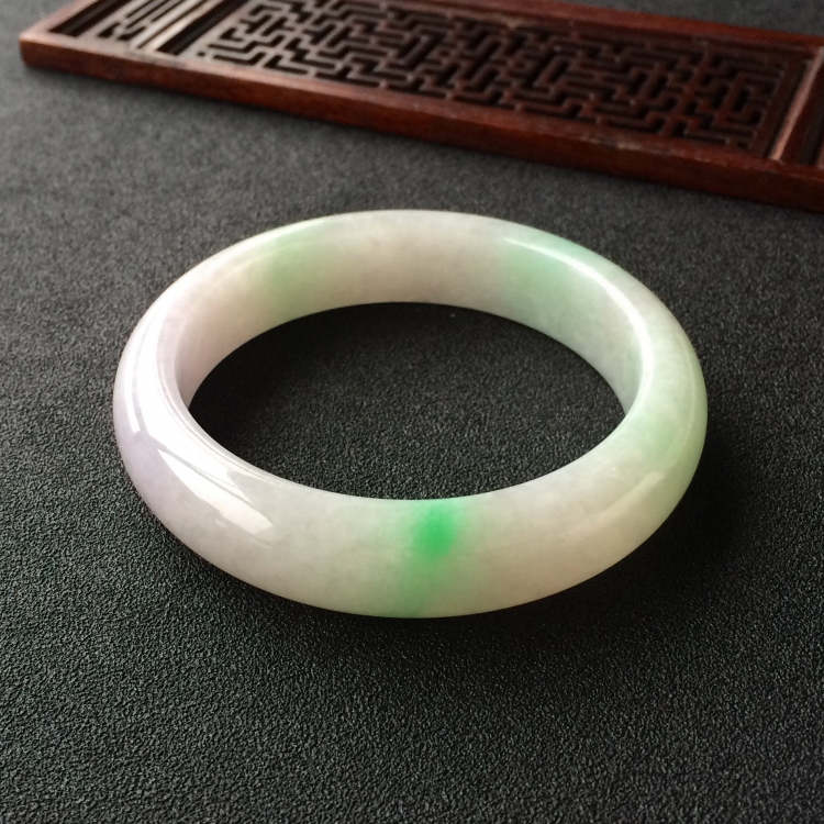 (超值推荐)糯冰种春带彩手镯(57mm)