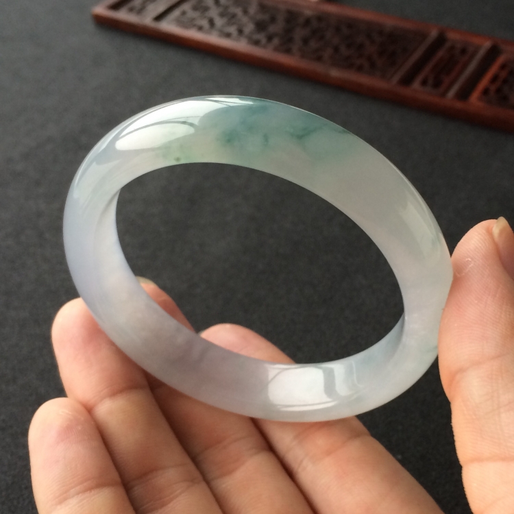 (超值推荐)冰种飘花手镯(56mm)