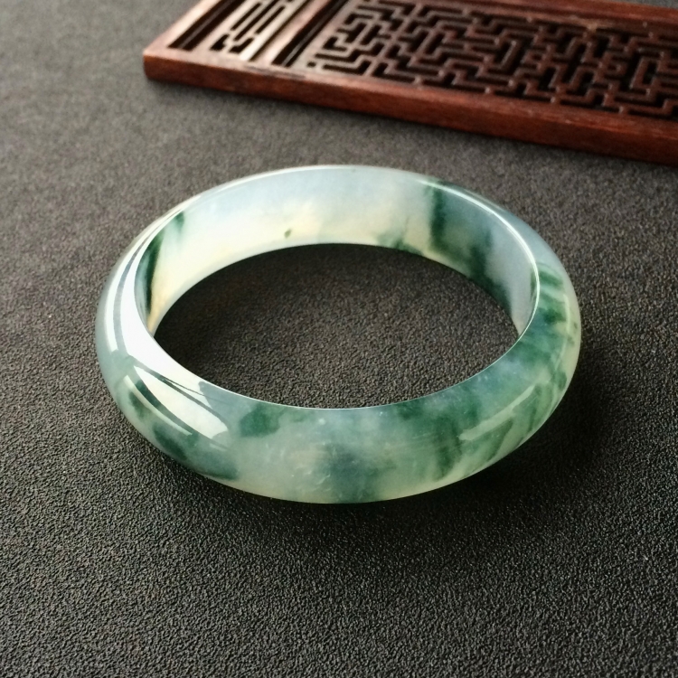 (超值推荐)冰种飘花手镯(57.1mm)