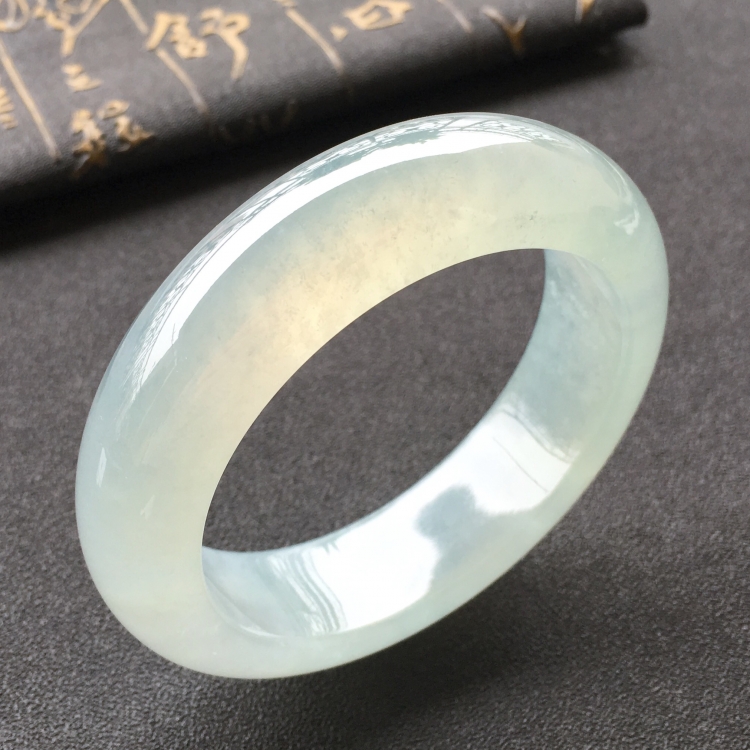 (超值推荐)冰种晴水手镯(56.6mm)