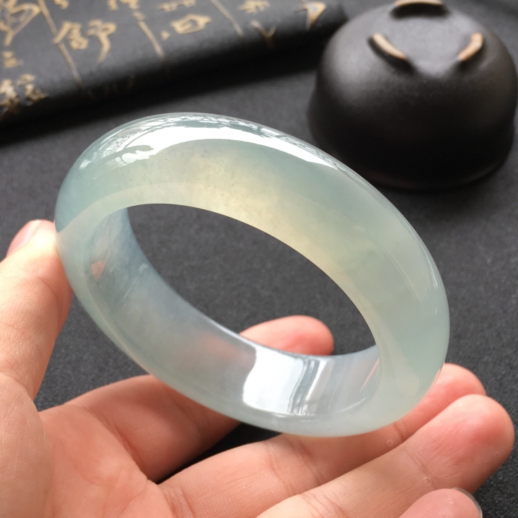 (超值推荐)冰种晴水手镯(56.6mm)