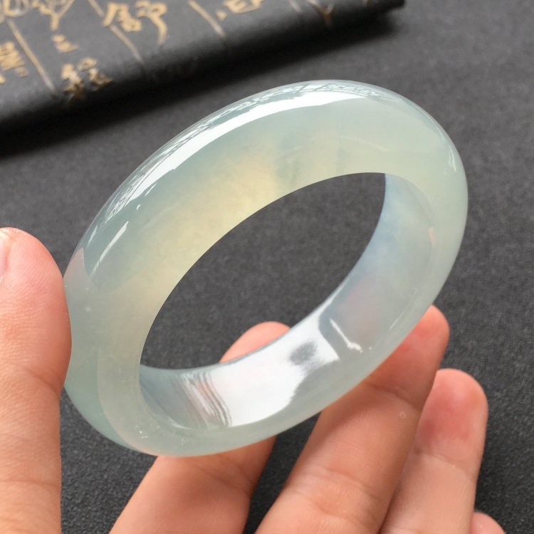 (超值推荐)冰种晴水手镯(56.6mm)