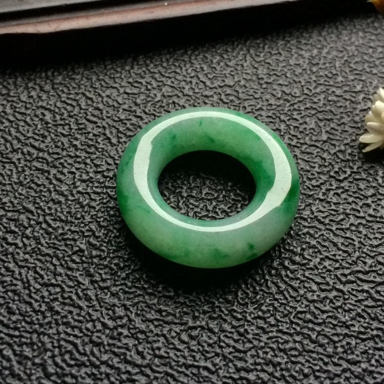 （超值推荐）糯冰种飘翠平安环挂件