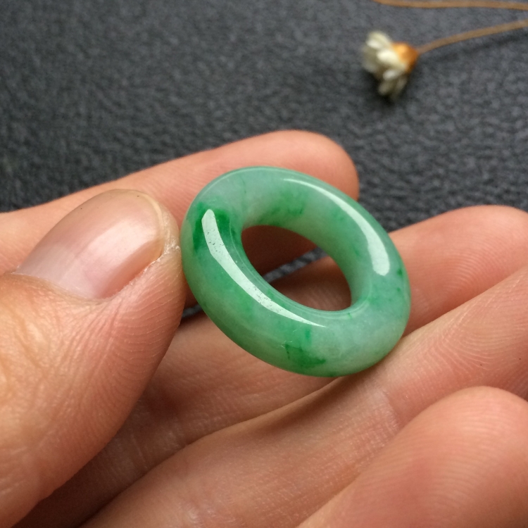（超值推荐）糯冰种飘翠平安环挂件