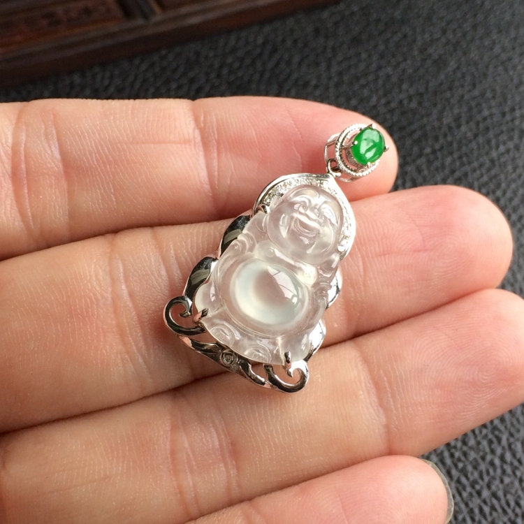 (超值推荐)冰种淡晴水镶白金钻石站佛胸坠