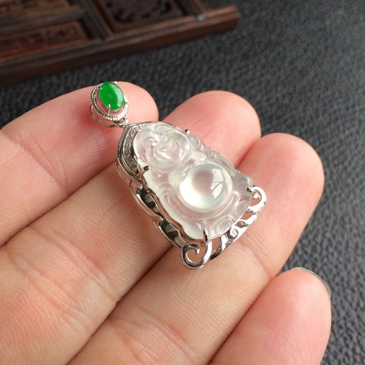 (超值推荐)冰种淡晴水镶白金钻石站佛胸坠