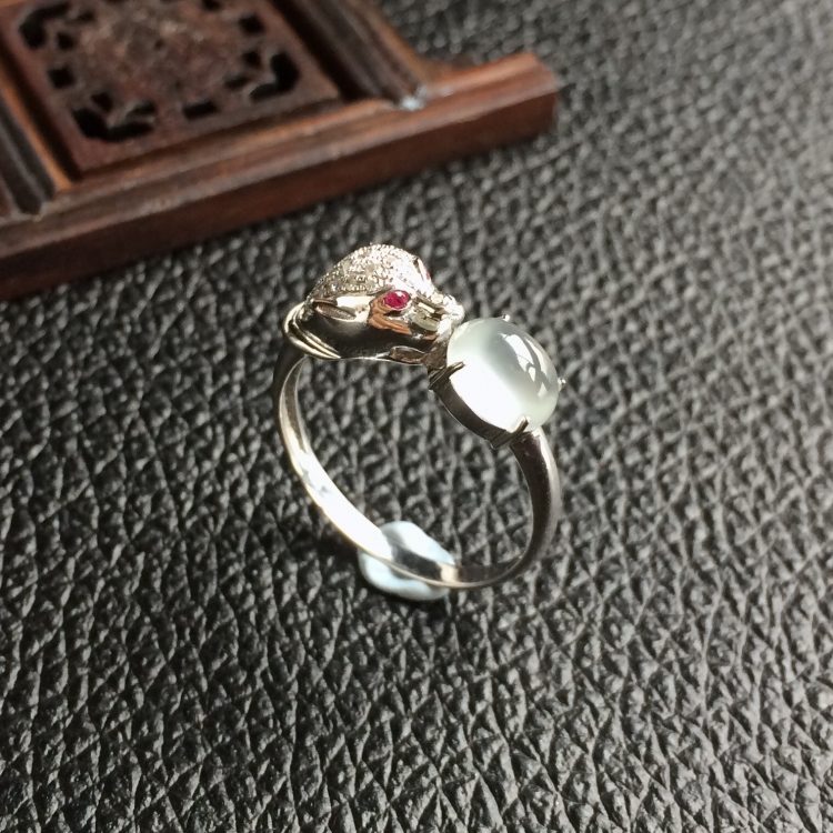 (超值推荐)冰玻种无色镶白金钻石豹头戒指