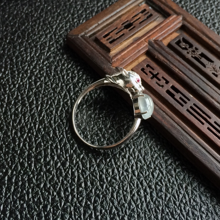 (超值推荐)冰玻种无色镶白金钻石豹头戒指