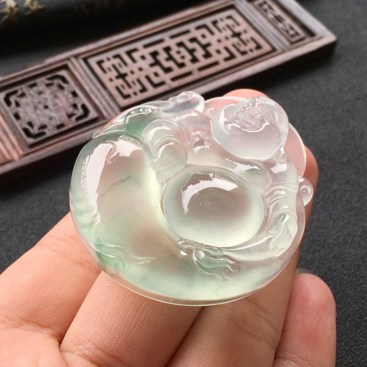 (超值推荐)冰种飘绿花布袋佛挂件