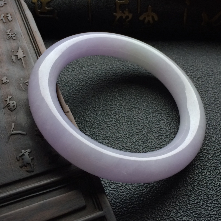 （超值推荐）糯冰种淡紫罗兰圆条手镯（56mm）