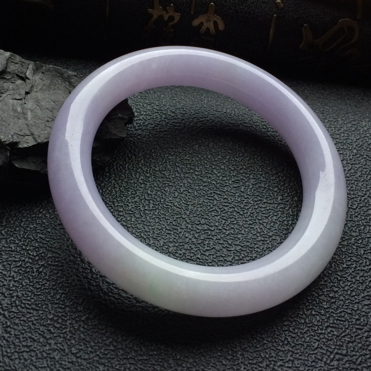（超值推荐）糯冰种淡紫罗兰圆条手镯（56mm）