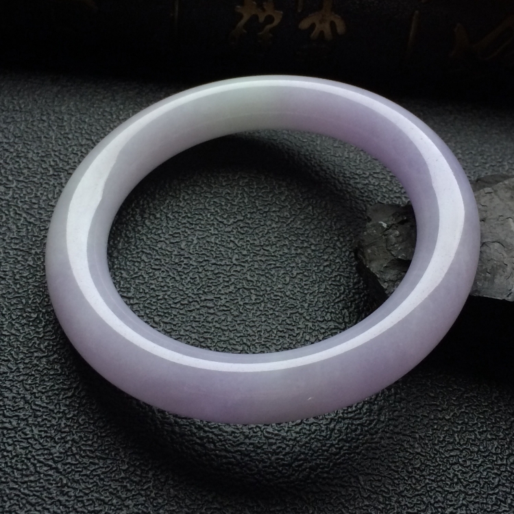 （超值推荐）糯冰种淡紫罗兰圆条手镯（56mm）