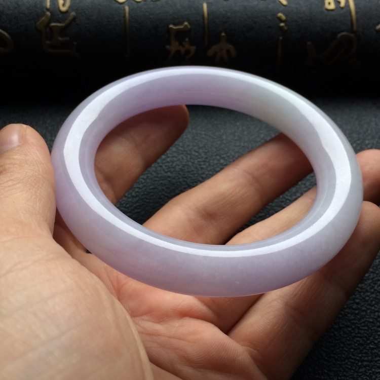 （超值推荐）糯冰种淡紫罗兰圆条手镯（56mm）
