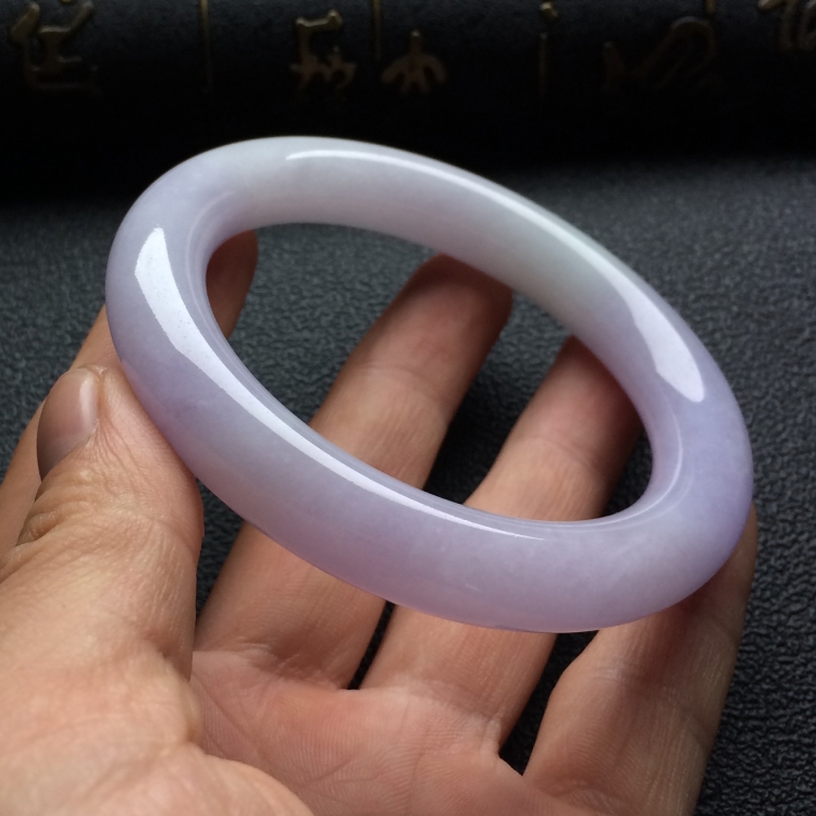 （超值推荐）糯冰种淡紫罗兰圆条手镯（56mm）