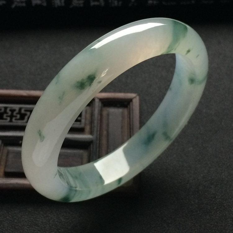 （超值推荐）糯冰种飘花手镯（55.4mm）