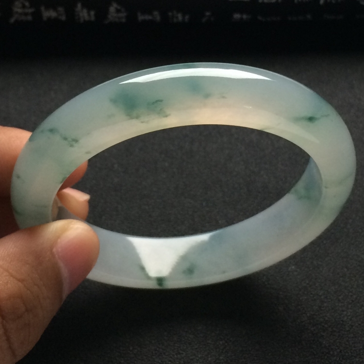 （超值推荐）糯冰种飘花手镯（55.4mm）