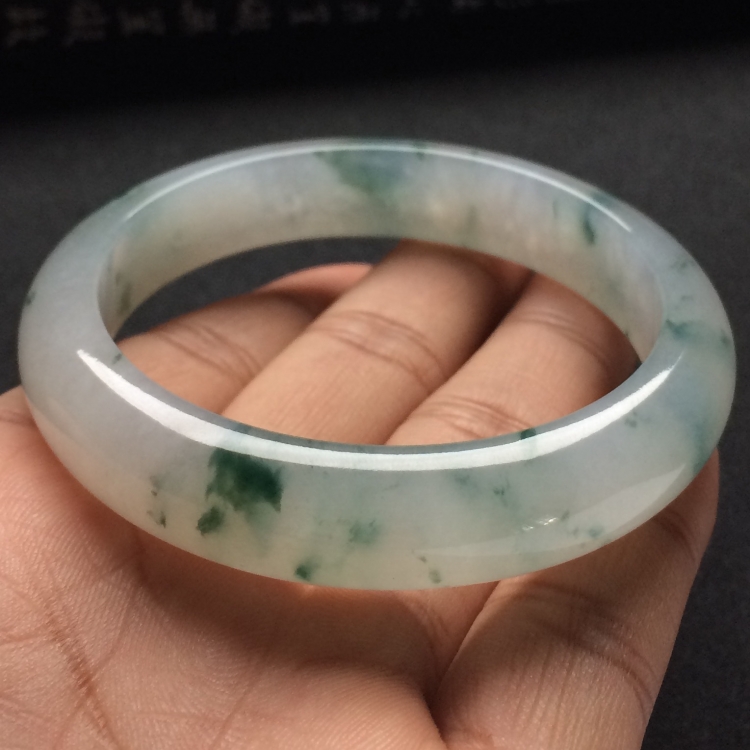 （超值推荐）糯冰种飘花手镯（55.4mm）