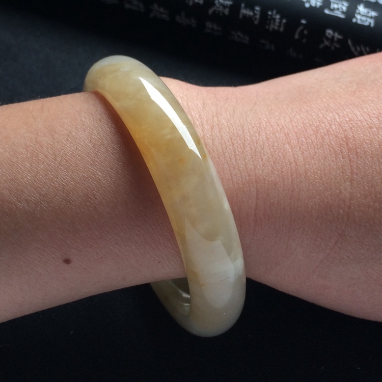 （超值推荐）糯冰种黄翡手镯（54.7mm）