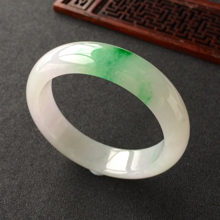 (超值推荐)糯冰种飘翠手镯(55mm)