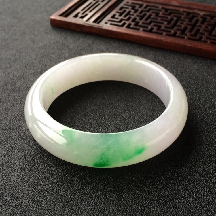 (超值推荐)糯冰种飘翠手镯(55mm)