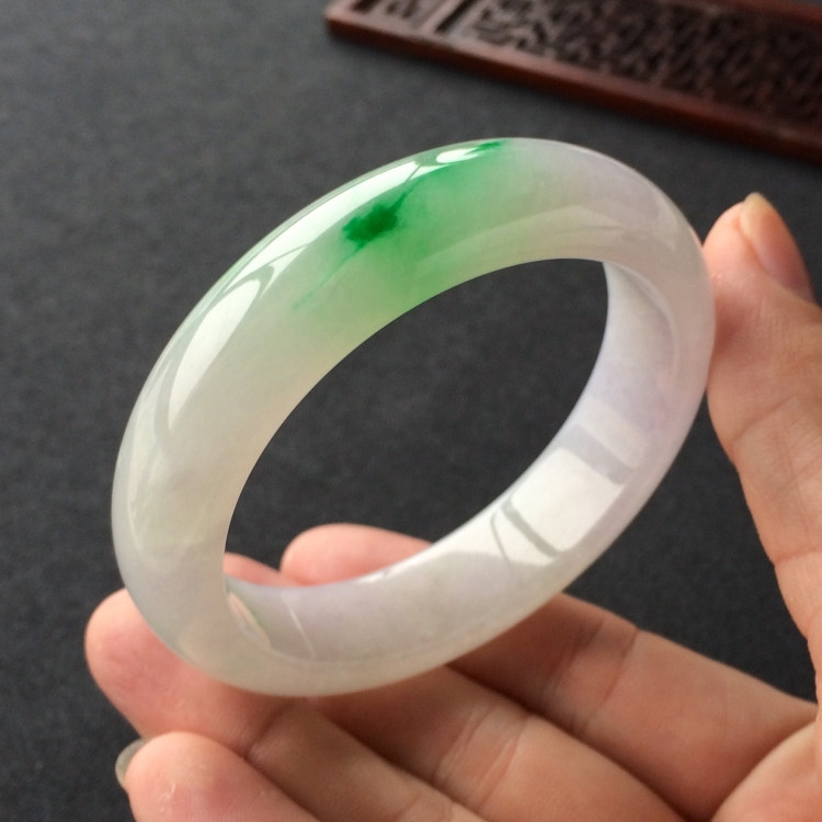 (超值推荐)糯冰种飘翠手镯(55mm)