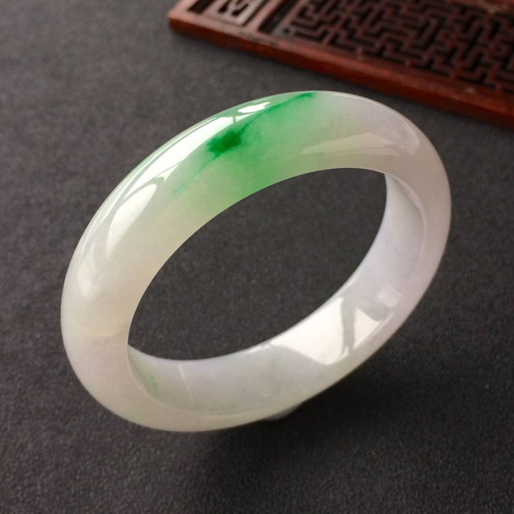 (超值推荐)糯冰种飘翠手镯(55mm)