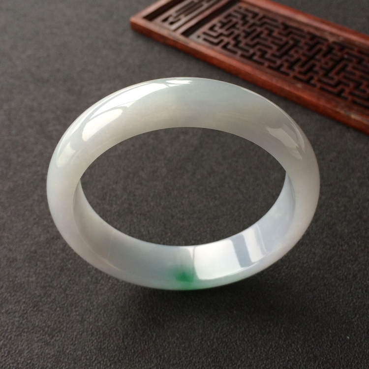(超值推荐)糯冰种飘翠手镯(56.8mm)