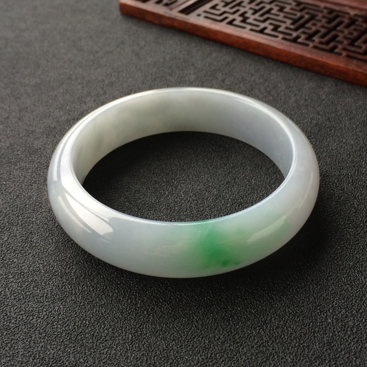 (超值推荐)糯冰种飘翠手镯(56.8mm)
