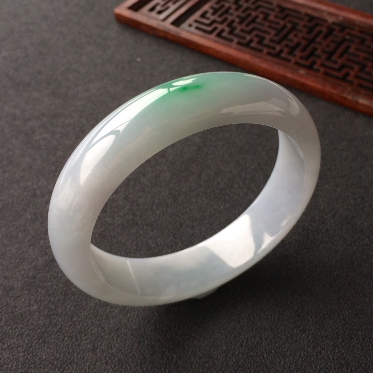 (超值推荐)糯冰种飘翠手镯(56.8mm)