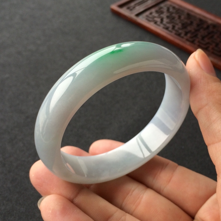 (超值推荐)糯冰种飘翠手镯(56.8mm)