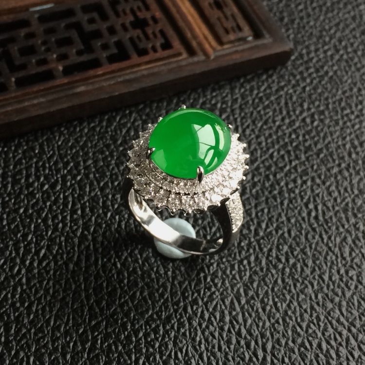 (超值推荐)糯冰种阳绿镶白金钻石戒指