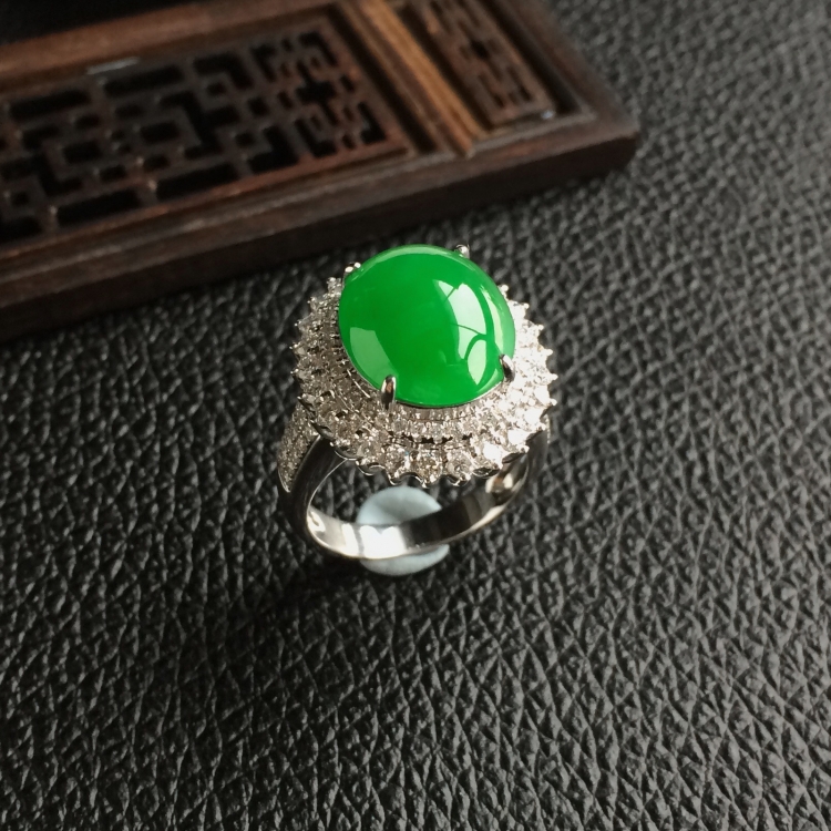 (超值推荐)糯冰种阳绿镶白金钻石戒指